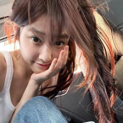 坠楼后我成了她